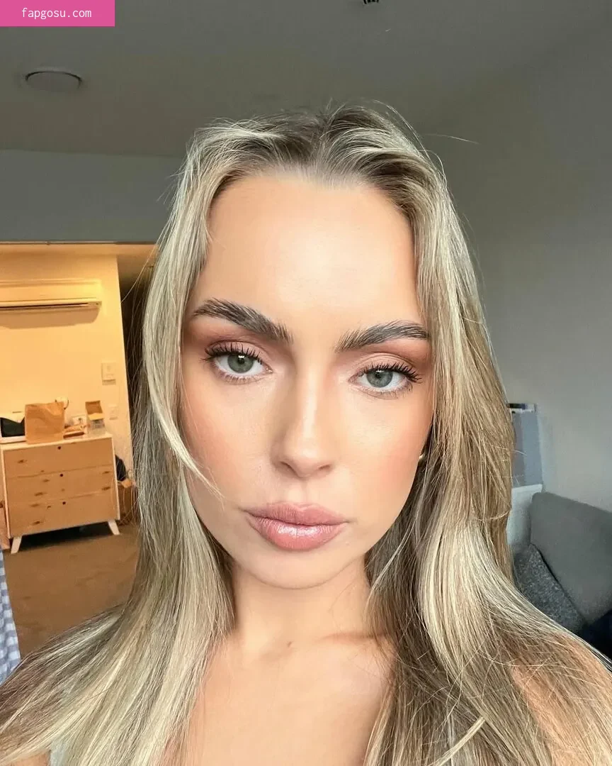 Olivia Hollands