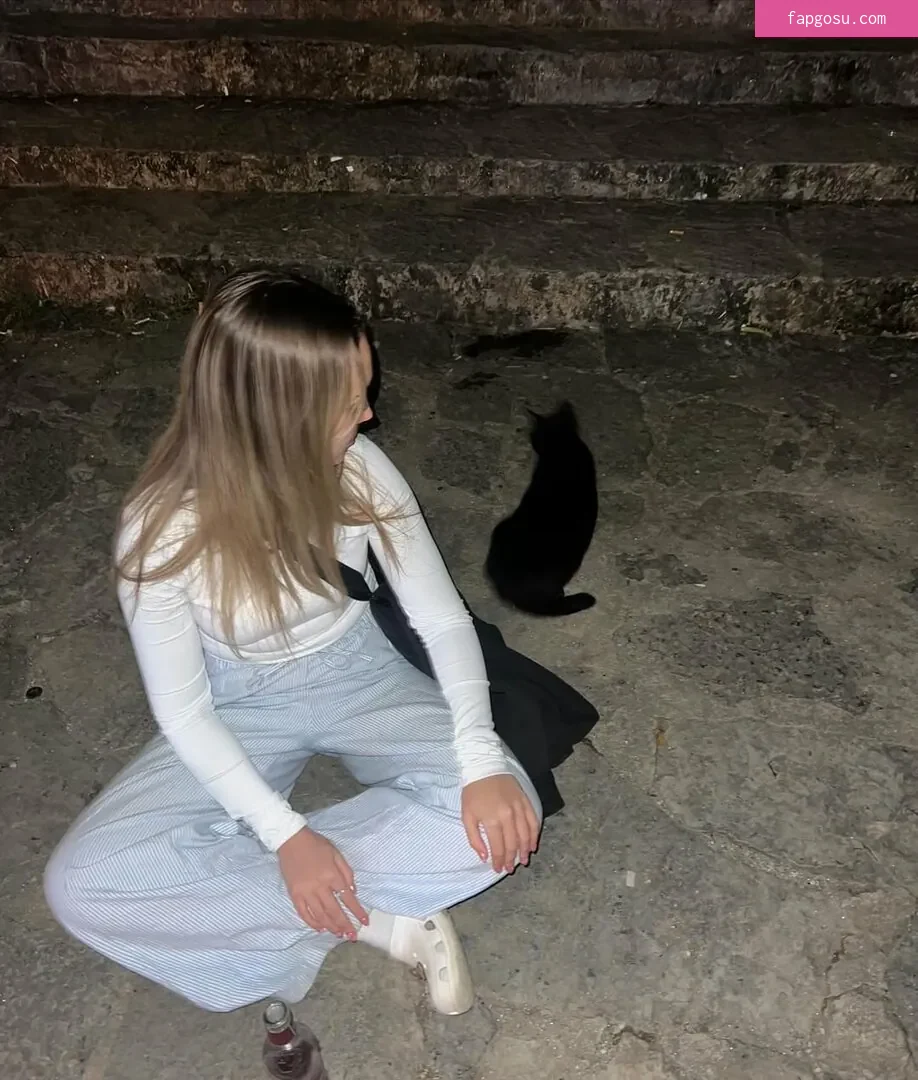 Olivia Hollands