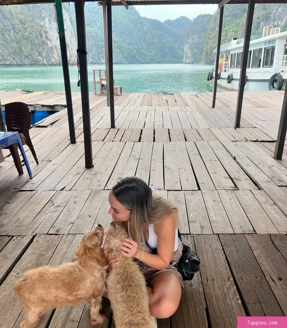 Olivia Hollands