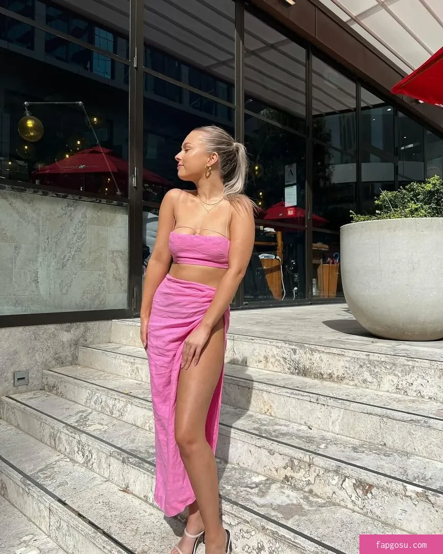Olivia Hollands