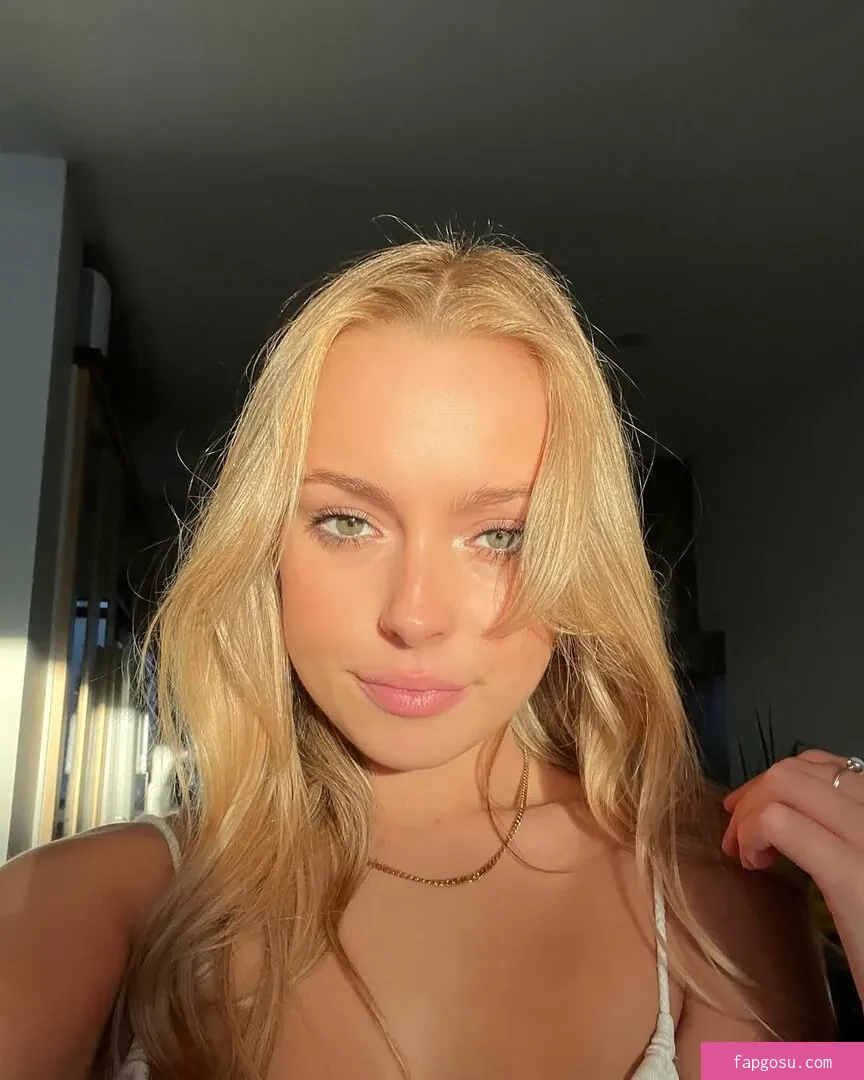 Olivia Hollands