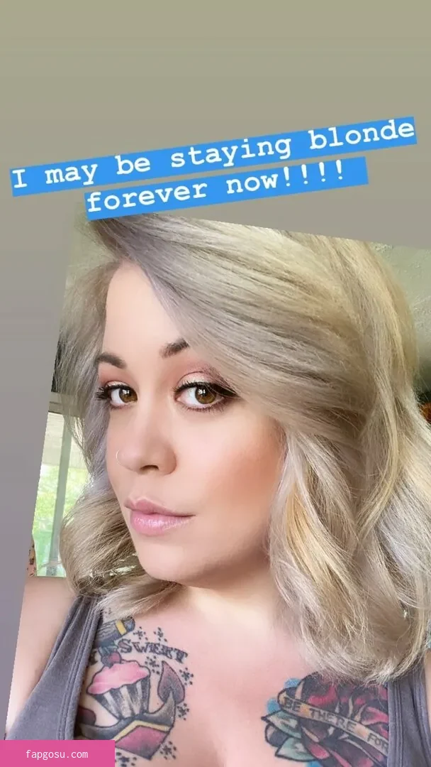 Pinup Cortney