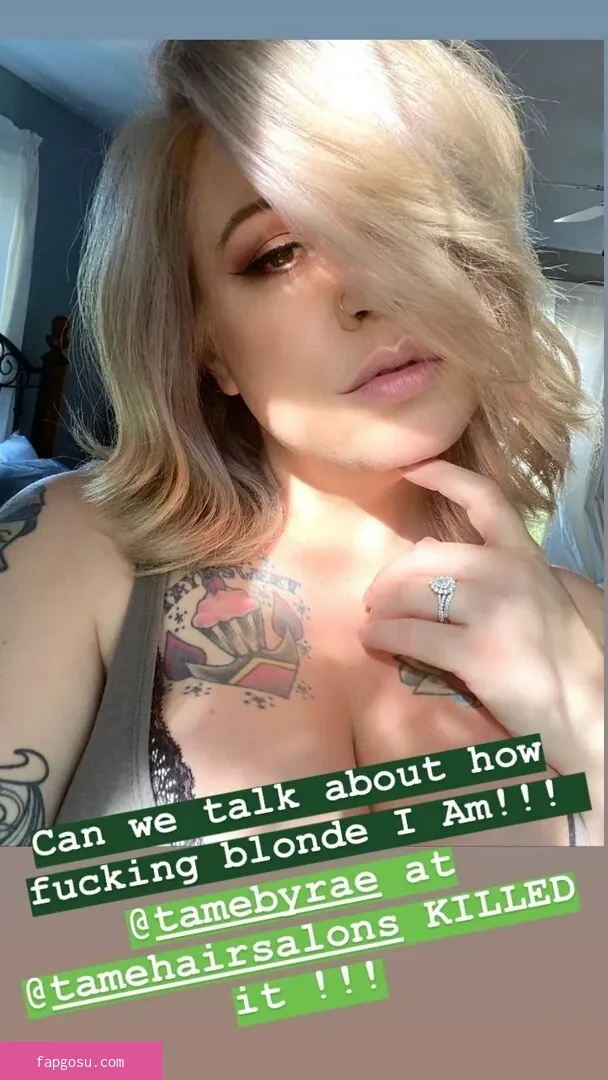 Pinup Cortney