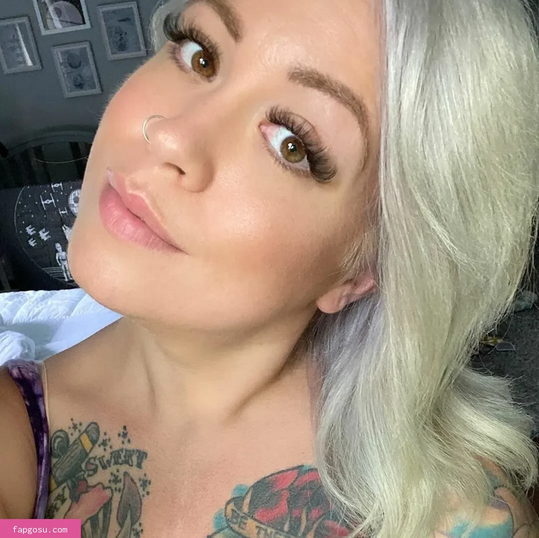 Pinup Cortney