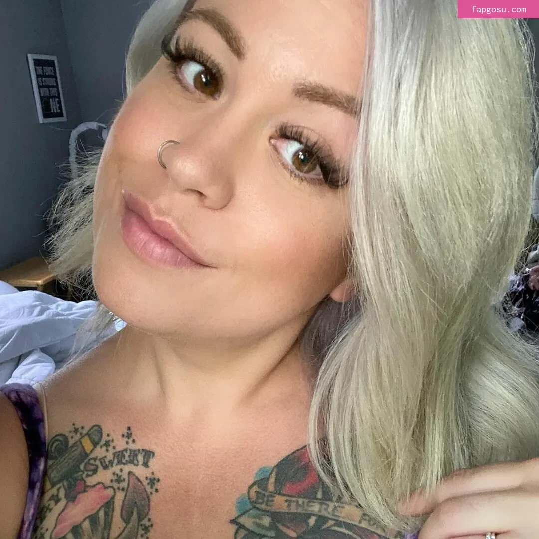 Pinup Cortney