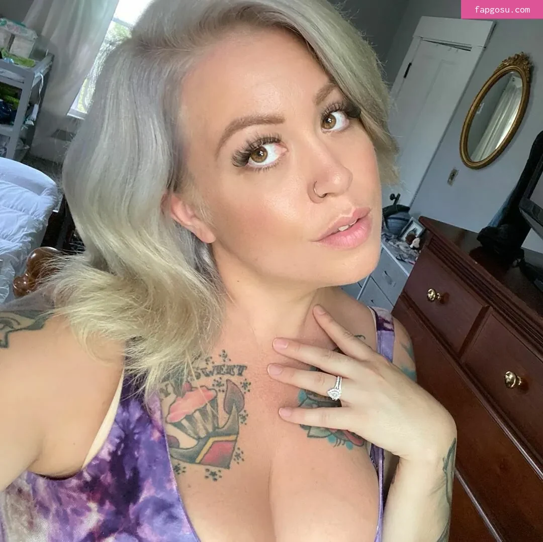 Pinup Cortney