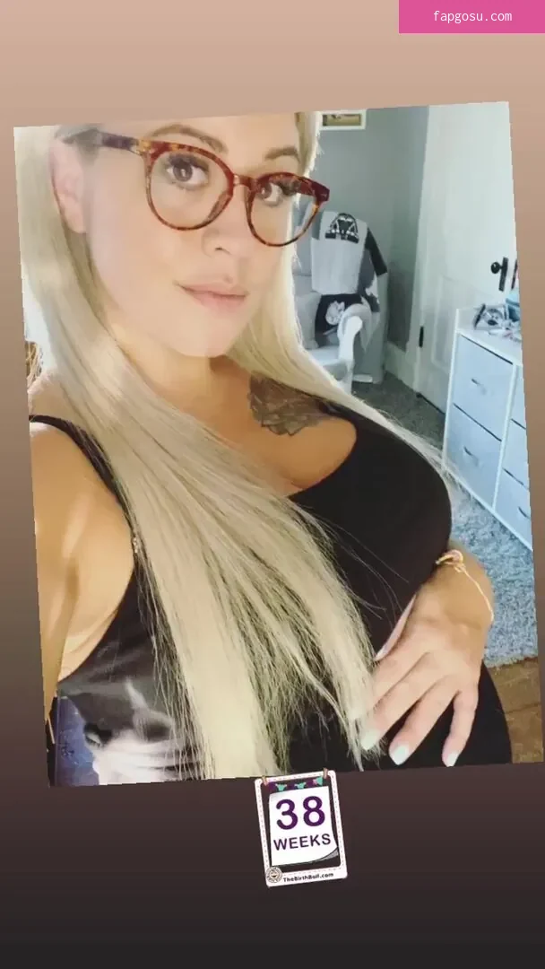 Pinup Cortney