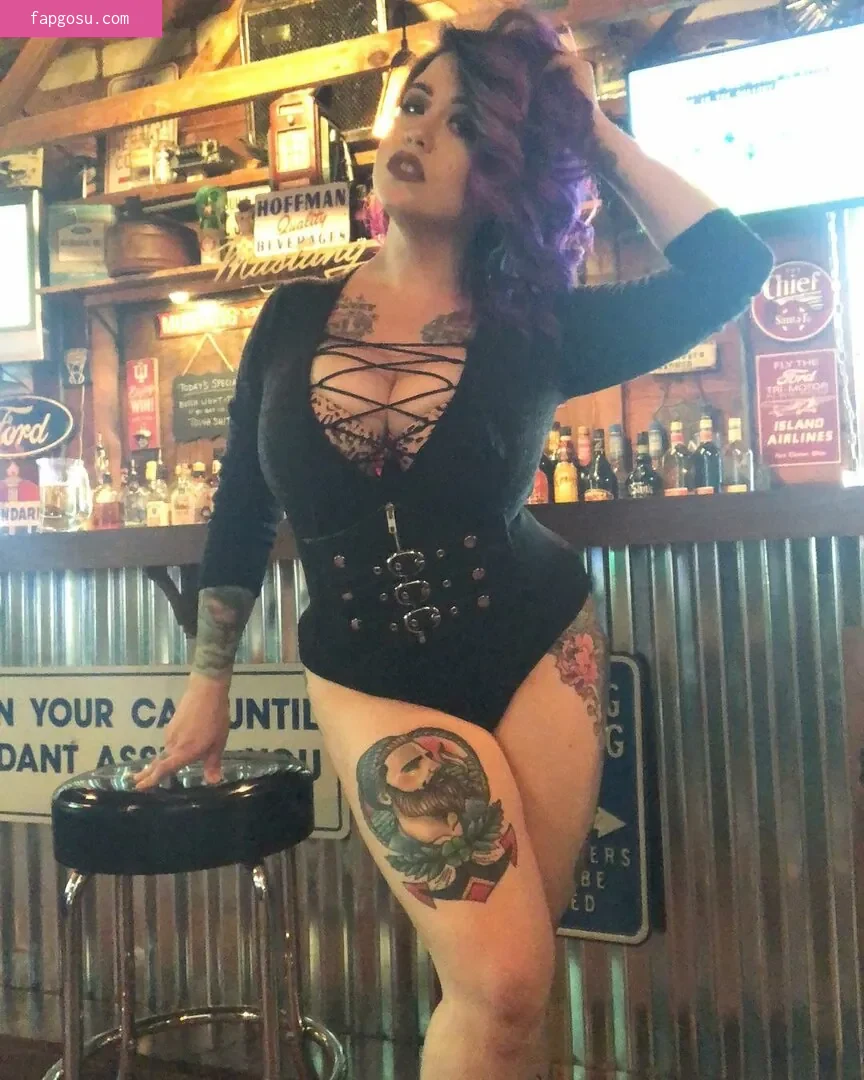 Pinup Cortney