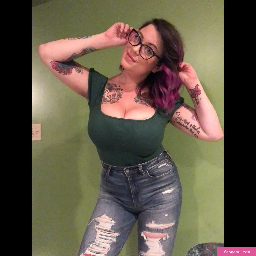 Pinup Cortney