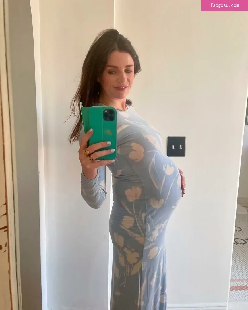 Pregnant Celebs