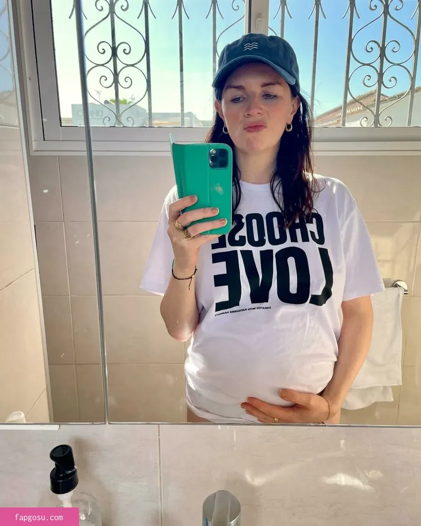 Pregnant Celebs
