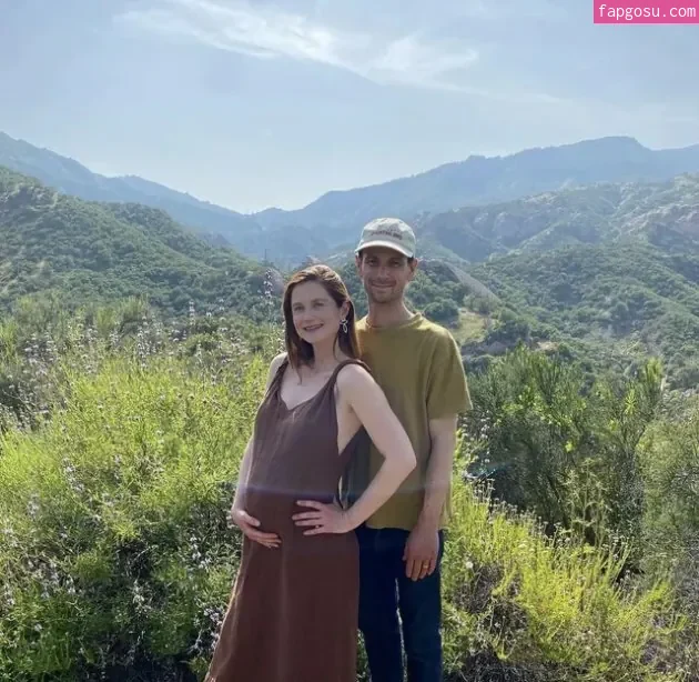 Pregnant Celebs
