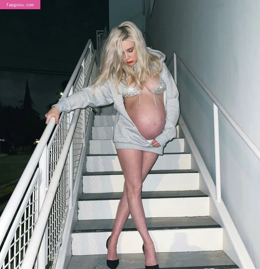 Pregnant Celebs