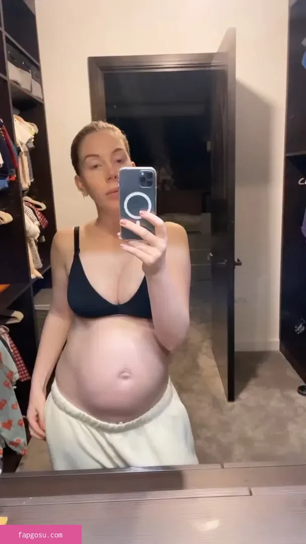 Pregnant Celebs