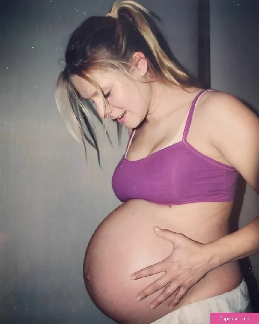 Pregnant Celebs