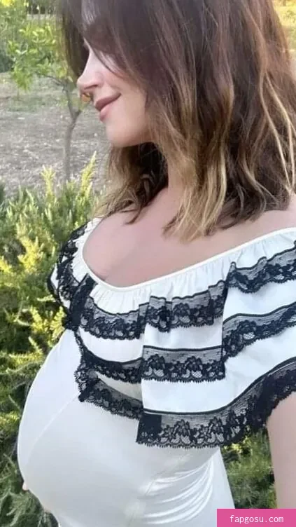 Pregnant Celebs