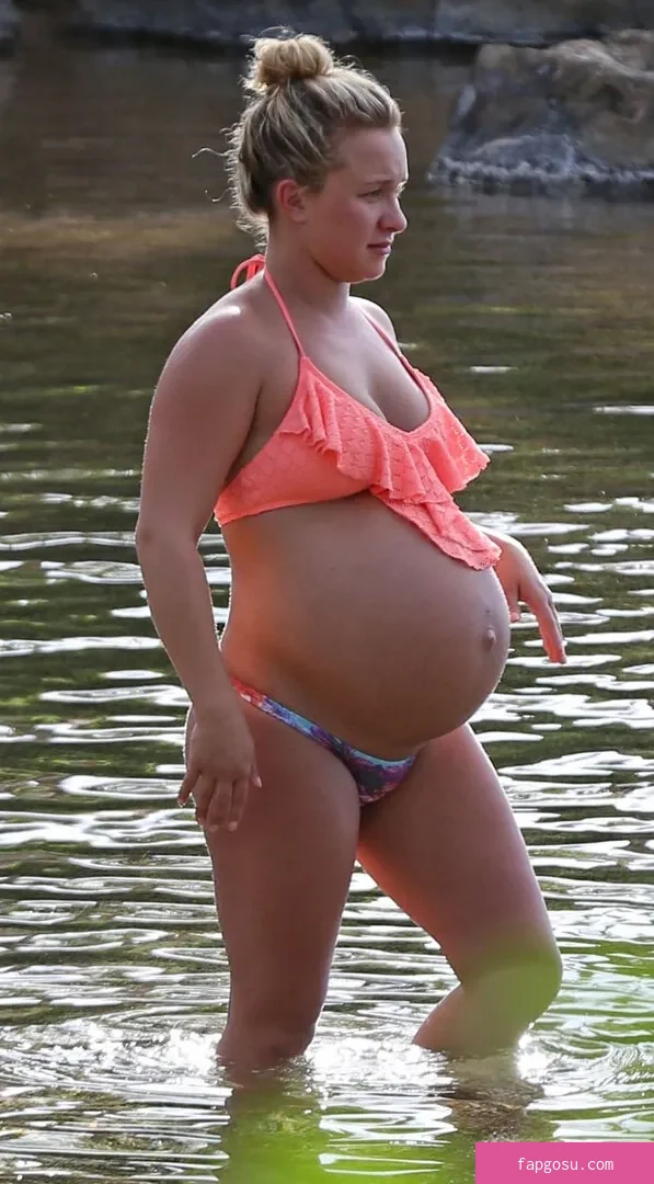Pregnant Celebs