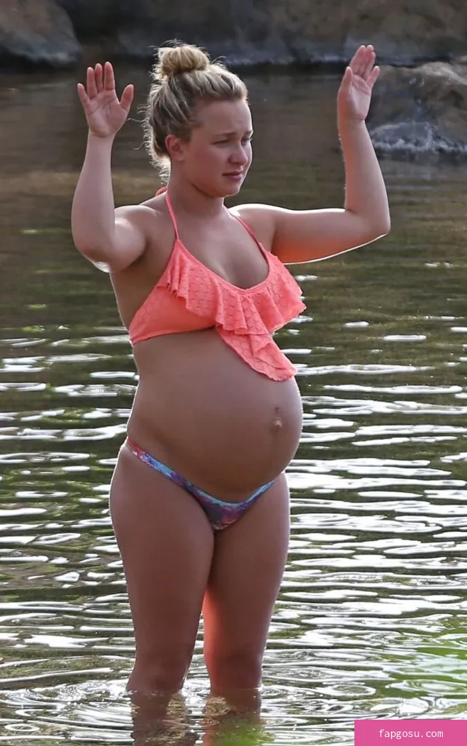 Pregnant Celebs