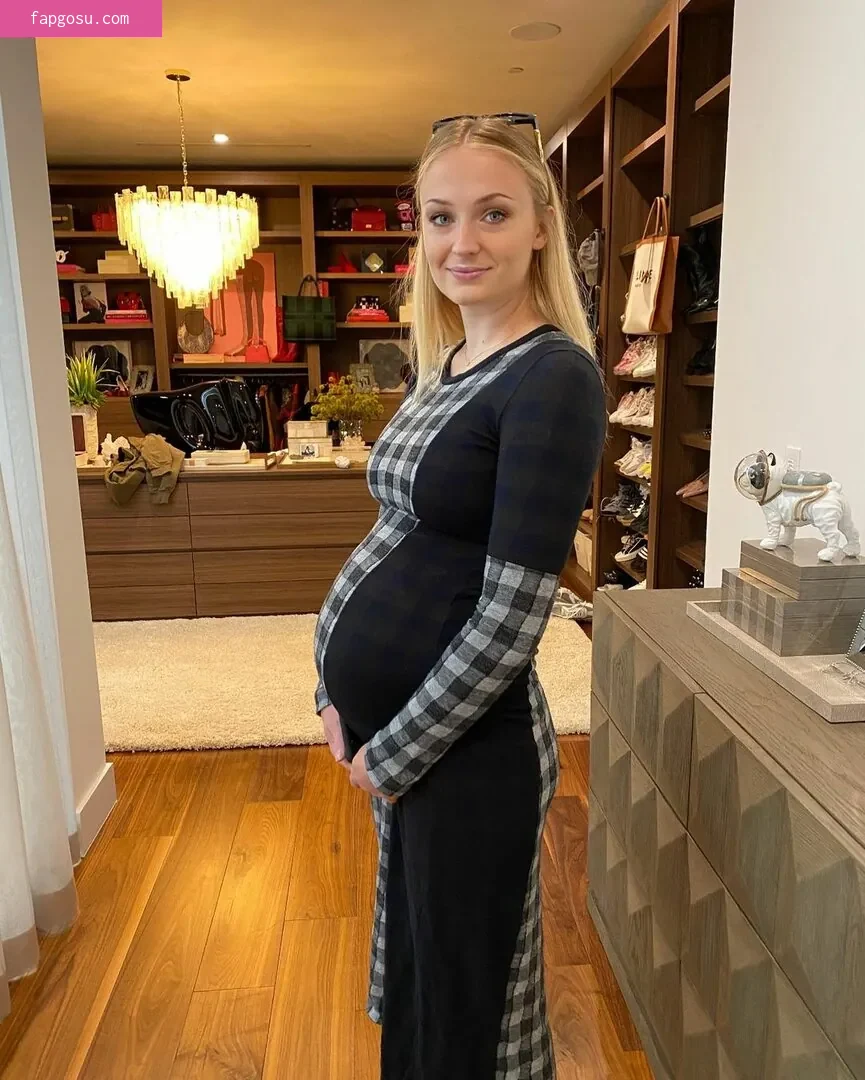 Pregnant Celebs