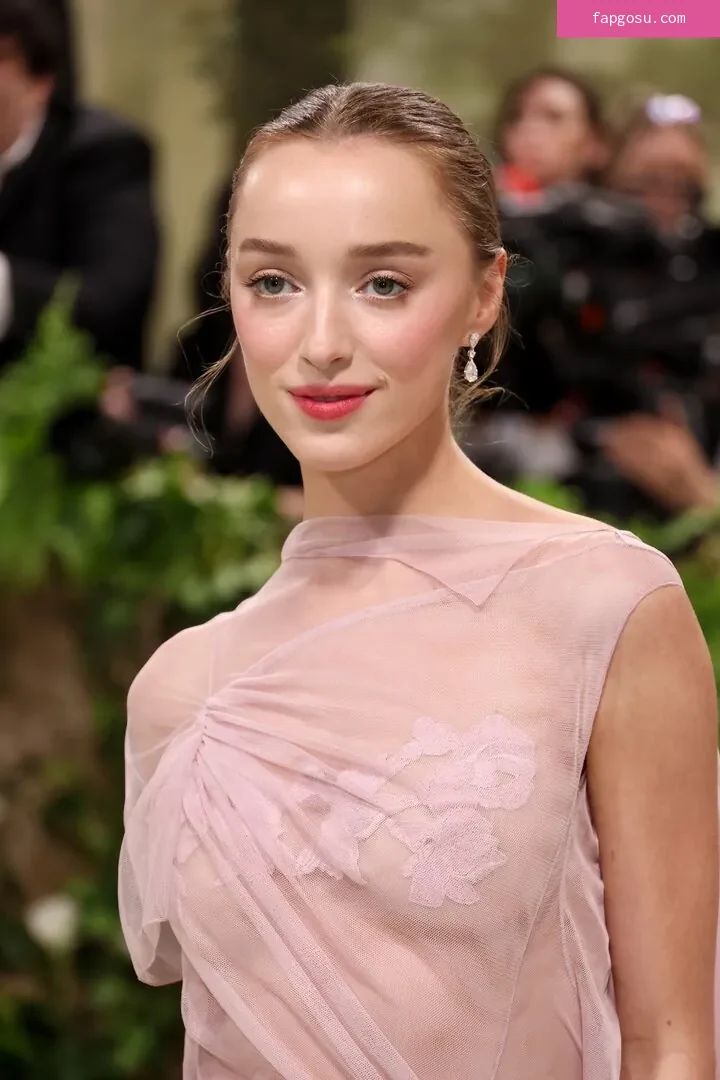 Phoebe Dynevor