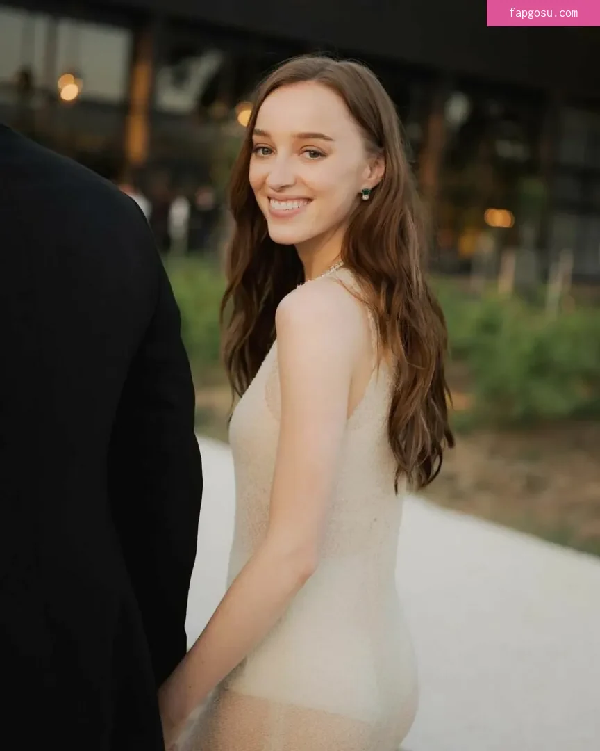 Phoebe Dynevor