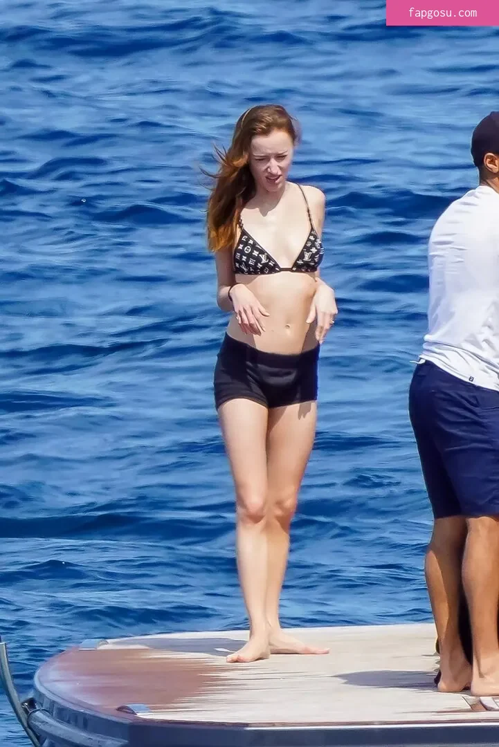 Phoebe Dynevor
