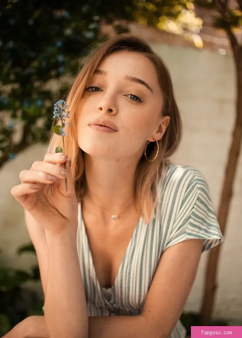Phoebe Dynevor
