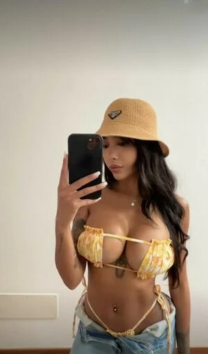 Paola Henrique content
