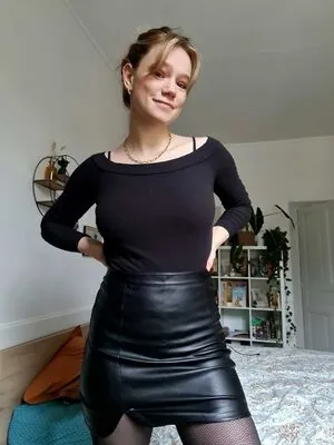 Queen Arina content