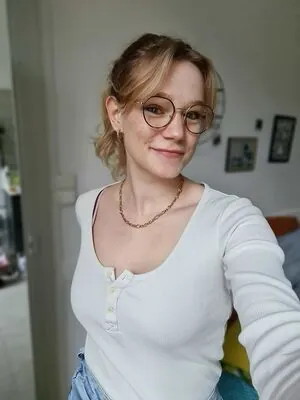 Queen Arina content