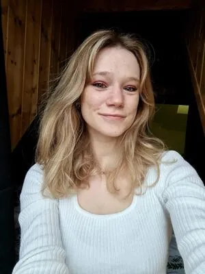 Queen Arina content