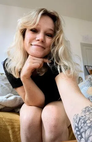 Queen Arina content