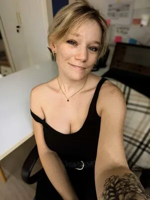 Queen Arina content