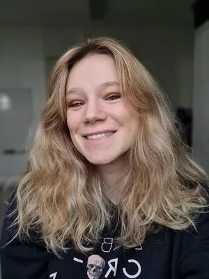 Queen Arina content