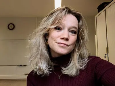 Queen Arina content