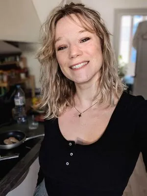 Queen Arina content