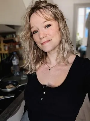 Queen Arina content
