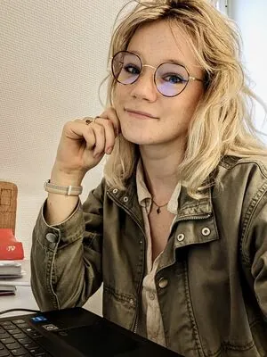 Queen Arina content