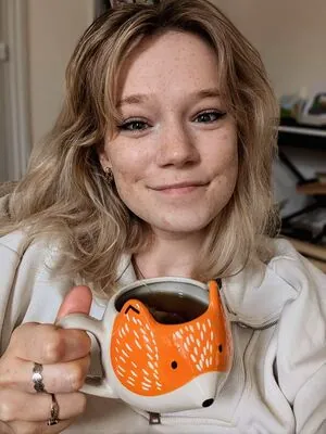 Queen Arina content