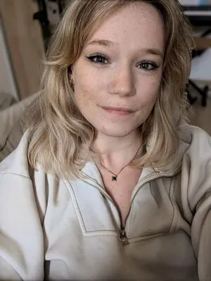 Queen Arina content