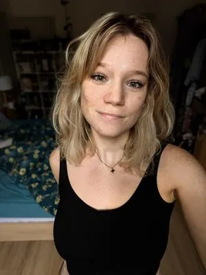 Queen Arina content