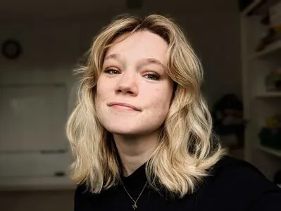 Queen Arina content