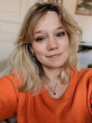 Queen Arina content