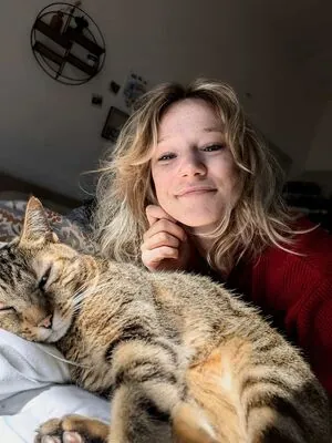 Queen Arina content