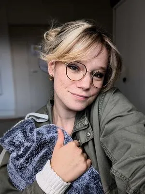 Queen Arina content
