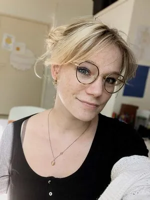 Queen Arina content