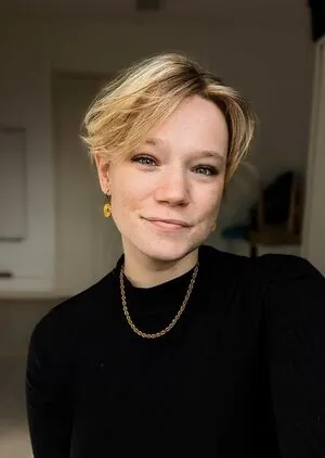 Queen Arina content