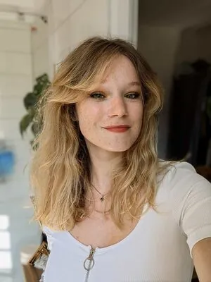 Queen Arina content