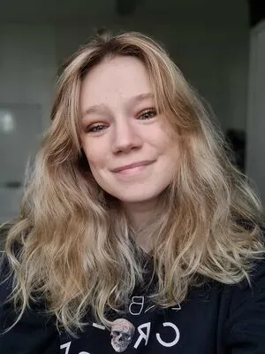 Queen Arina content