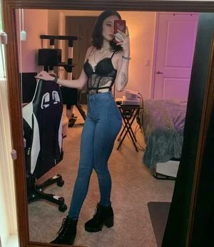 Queen_etimy content